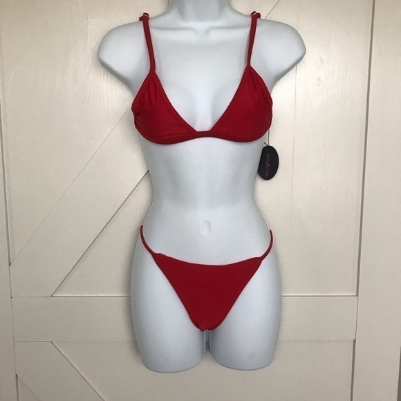 Red cheeky bottoms bikini swimsuit - Picture 3 of 5